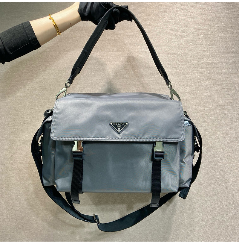  [스페셜오더]PRADA-2VD082 프라다 그레이 익스플로어 리나일론 백